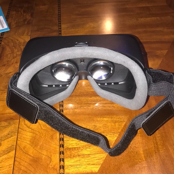 Oculus - Picture 2 of 3